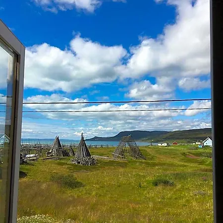 Jakobselvkaia アパートホテル Vadsø